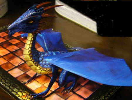 Голубой дракон из бумаги