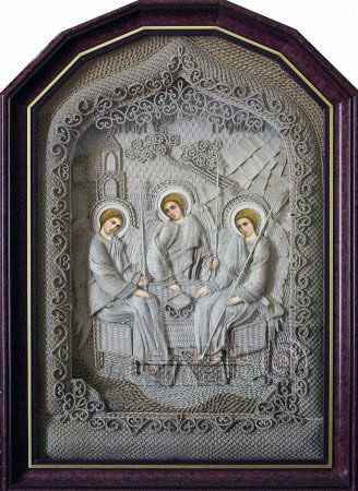 Уникальные иконы из льняной нити