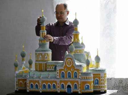 Модульное оригами - огромные соборы из маленьких модулей.