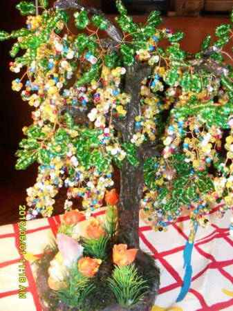 Деревья из бисера