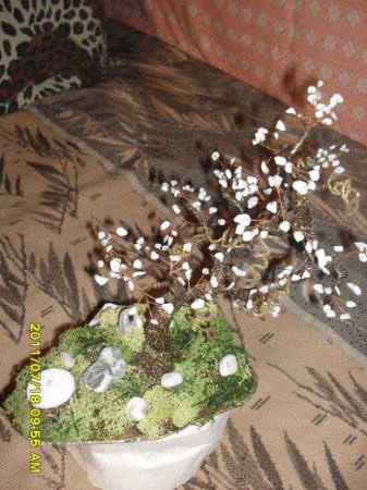 Деревья из каменных сколов