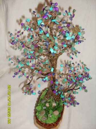 Деревья из каменных сколов