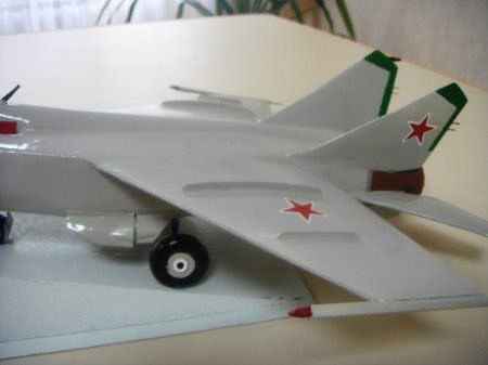 Миг-25 из картона
