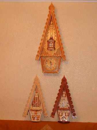 Резьба плюс лобзик получаются часы