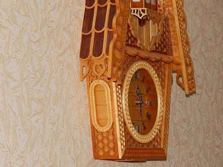 Резьба плюс лобзик получаются часы