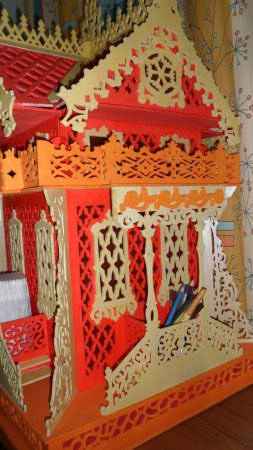 Резной домик