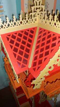 Резной домик