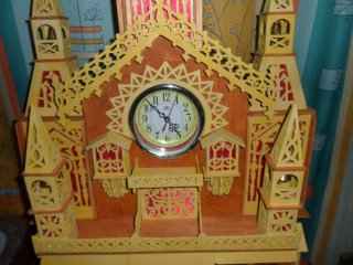 Часы-дом