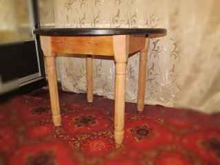 Стол со сменными "обоями"