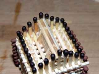 Домик из спичек без клея