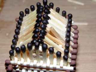 Домик из спичек без клея