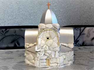 Белокаменная церковь