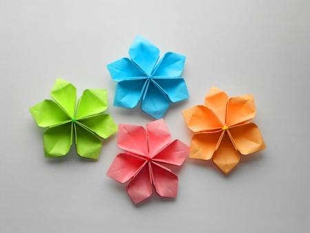 Простые Бумажные цветы. Оригами поделки